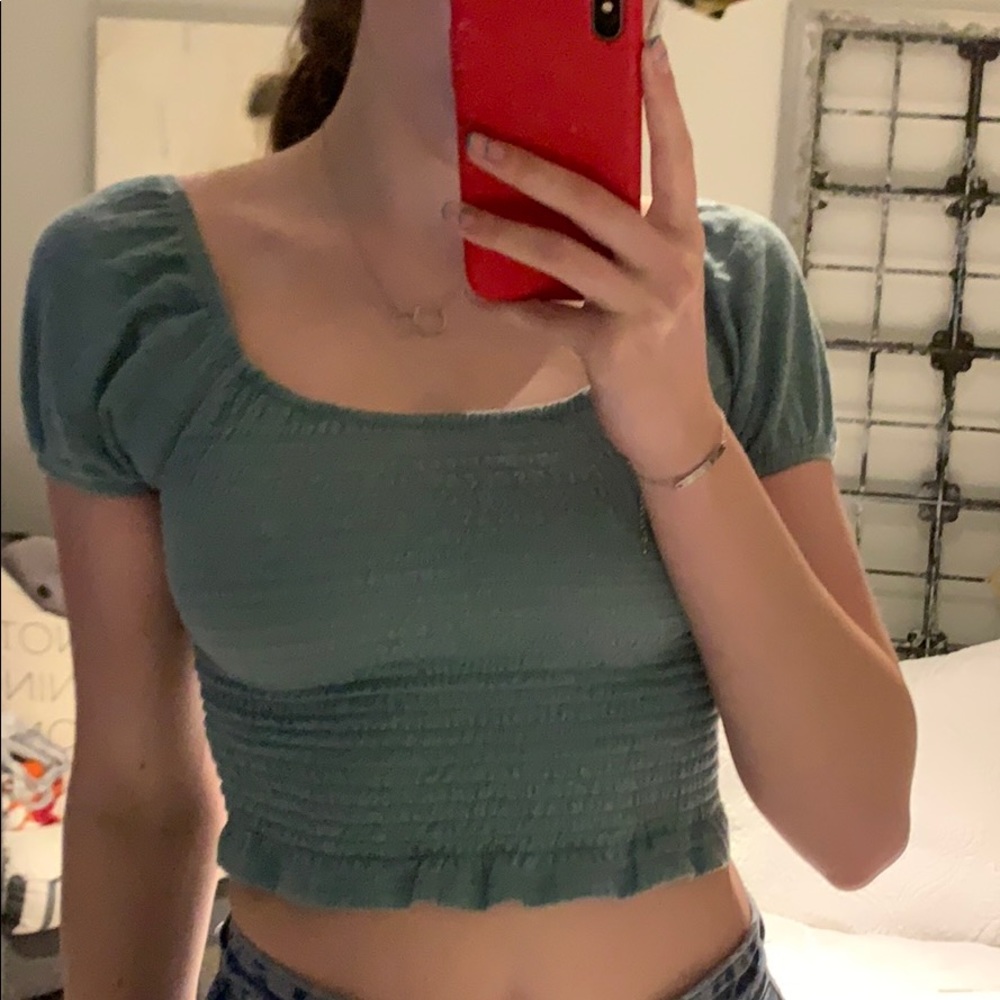 crop top with puff sleeves